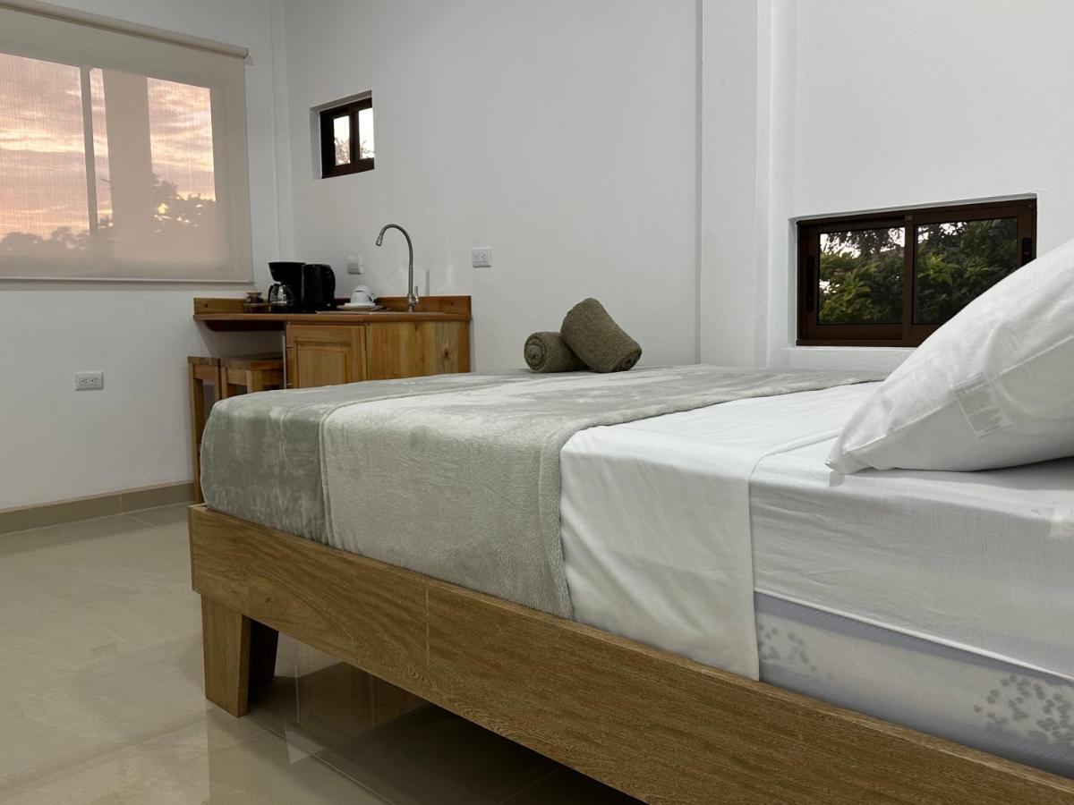 Tuanis Guest House Tortuguero Extérieur photo