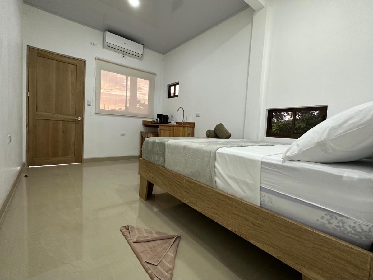 Tuanis Guest House Tortuguero Extérieur photo