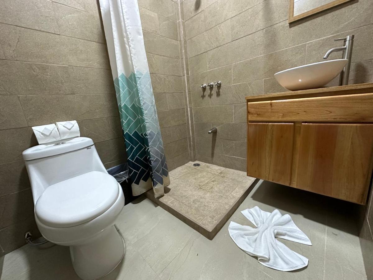 Tuanis Guest House Tortuguero Extérieur photo