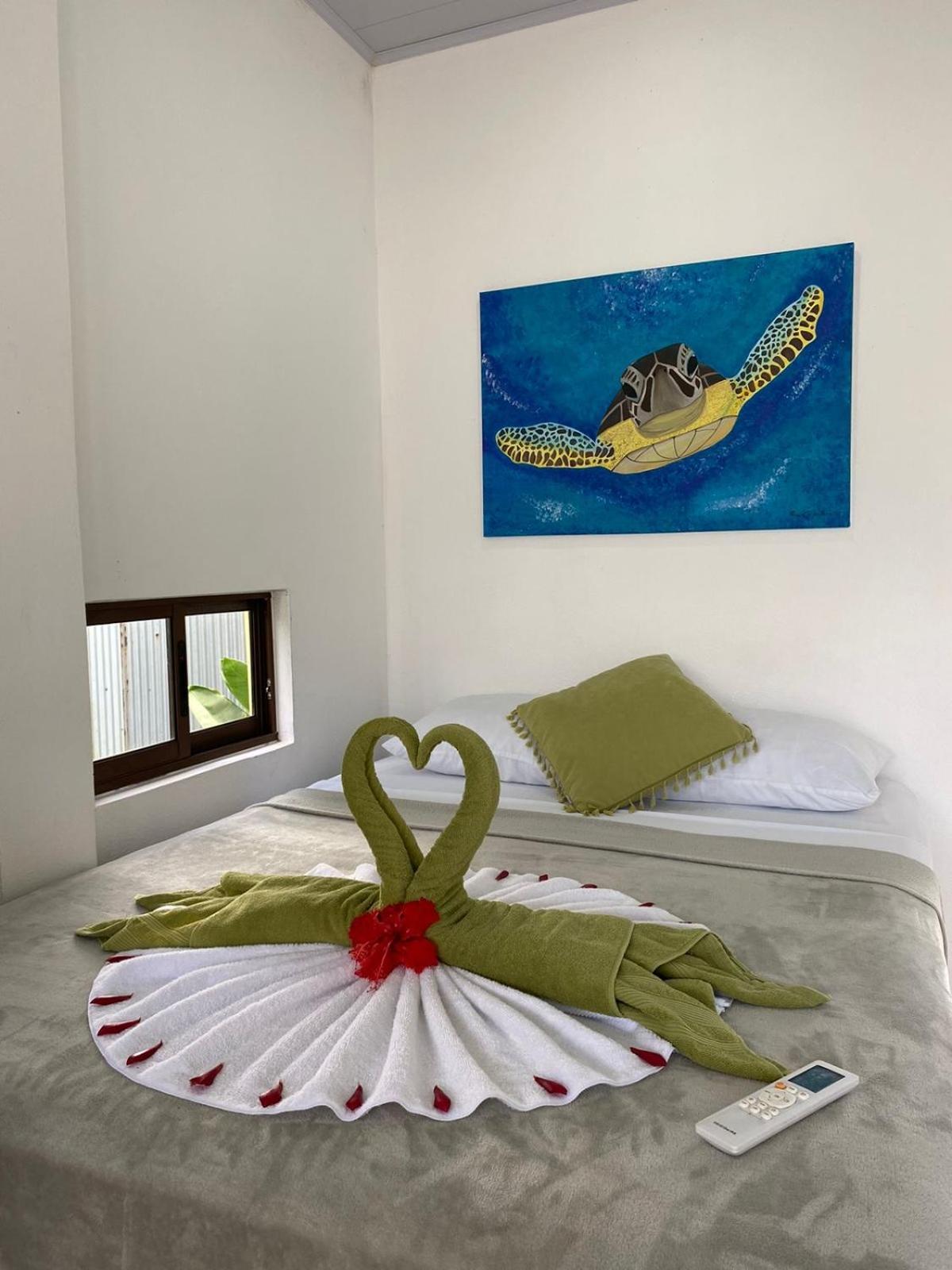 Tuanis Guest House Tortuguero Extérieur photo